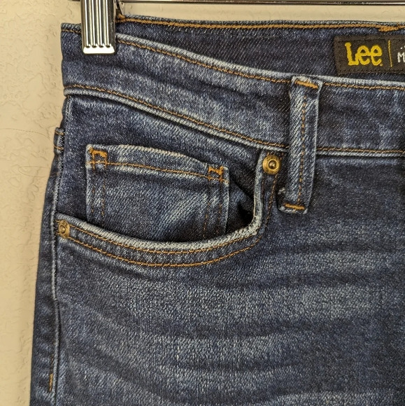 Lee Vintage Modern High Rise Flare Jeans Women’s Size 27 Dark Wash Denim - Picture 9 of 12